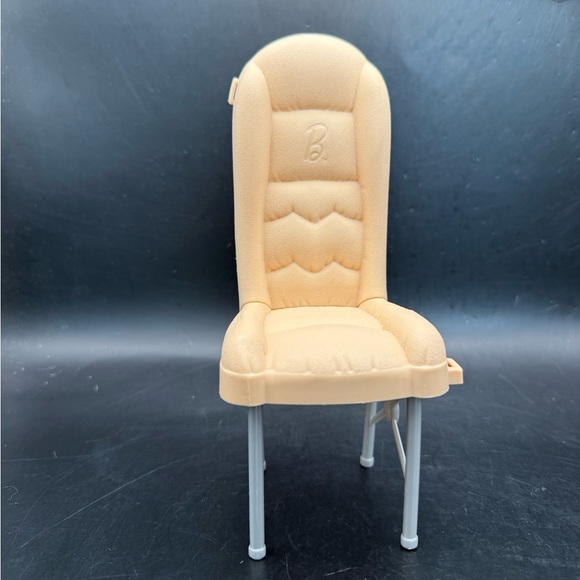 Mattel 2015 Barbie Doll Pop-Up Camper RV Replacement Tan Chair And White Table - Picture 3 of 12